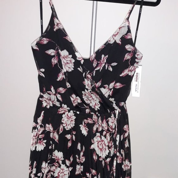 Ali & Jay Wrap Front Dress - Picture 2 of 6